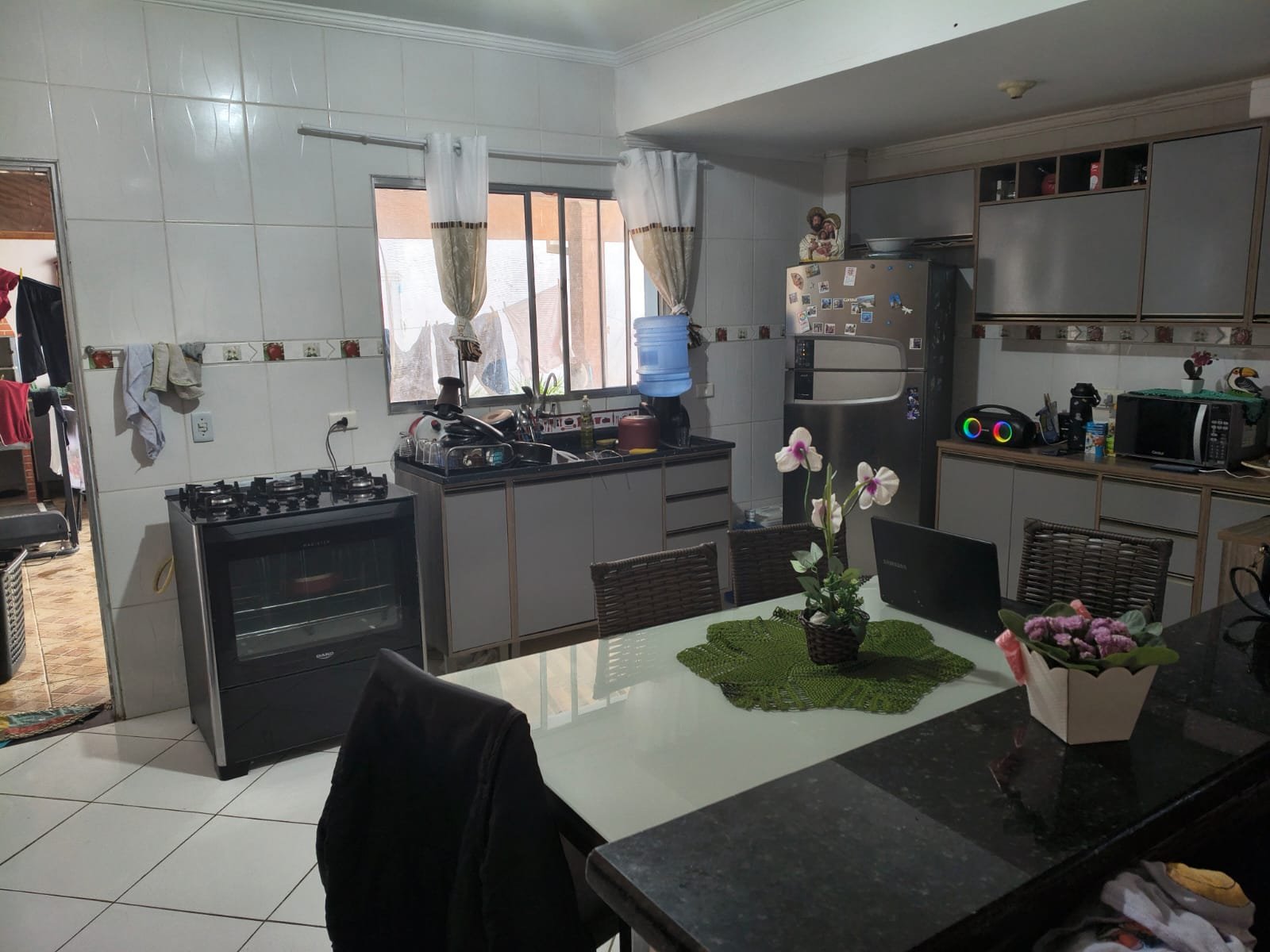 Casa com dois quartos e quintal no Reneville, foto 5