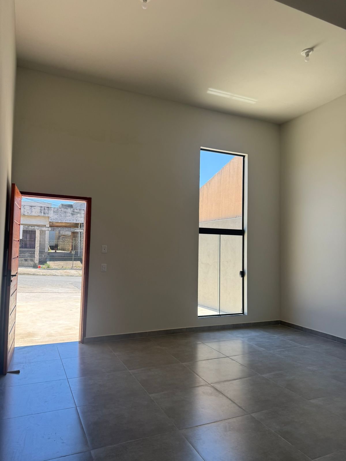 Casa com suíte e duas vagas no São José, foto 3