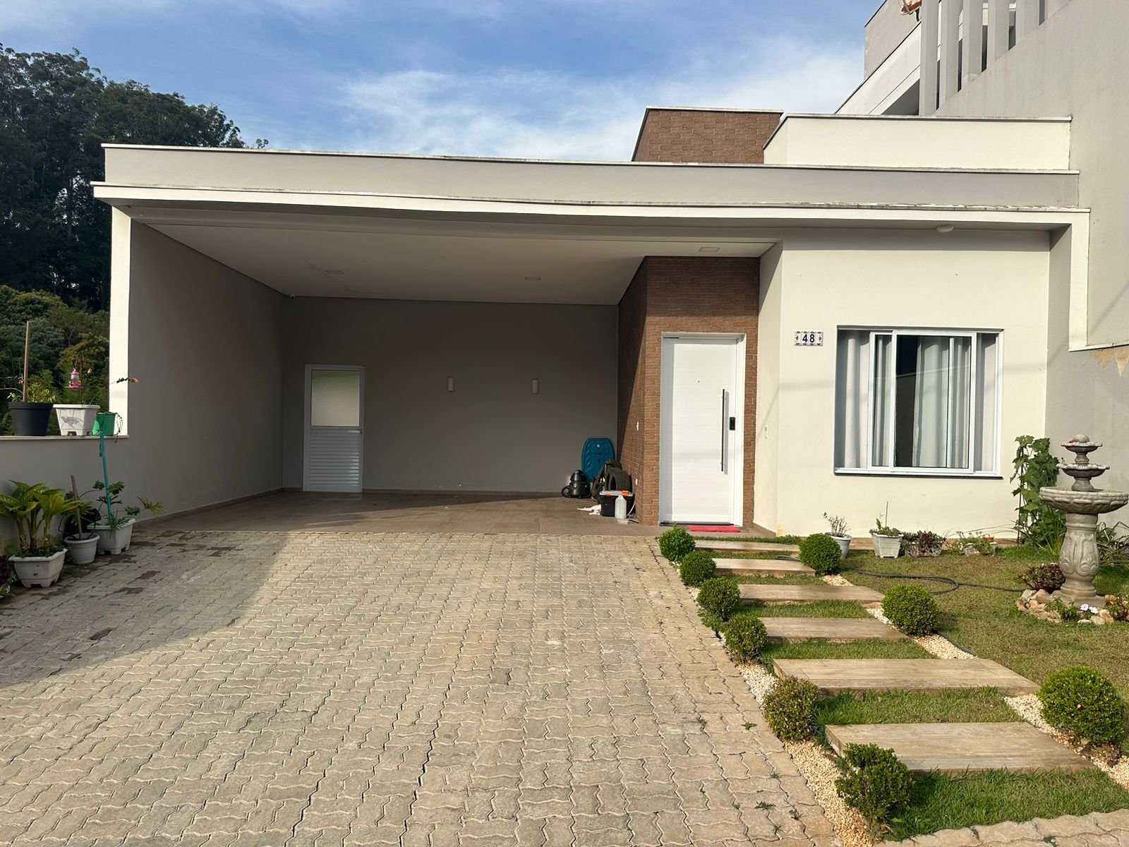 Casa com três suítes no Condomínio Castanheiras, foto 1