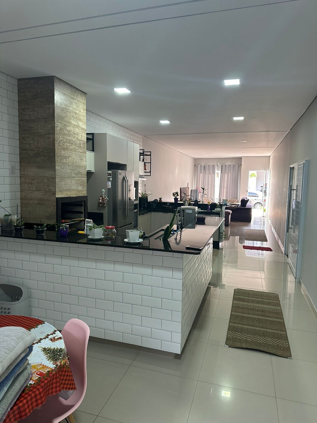 Casa com três suítes no Condomínio Castanheiras, foto 2
