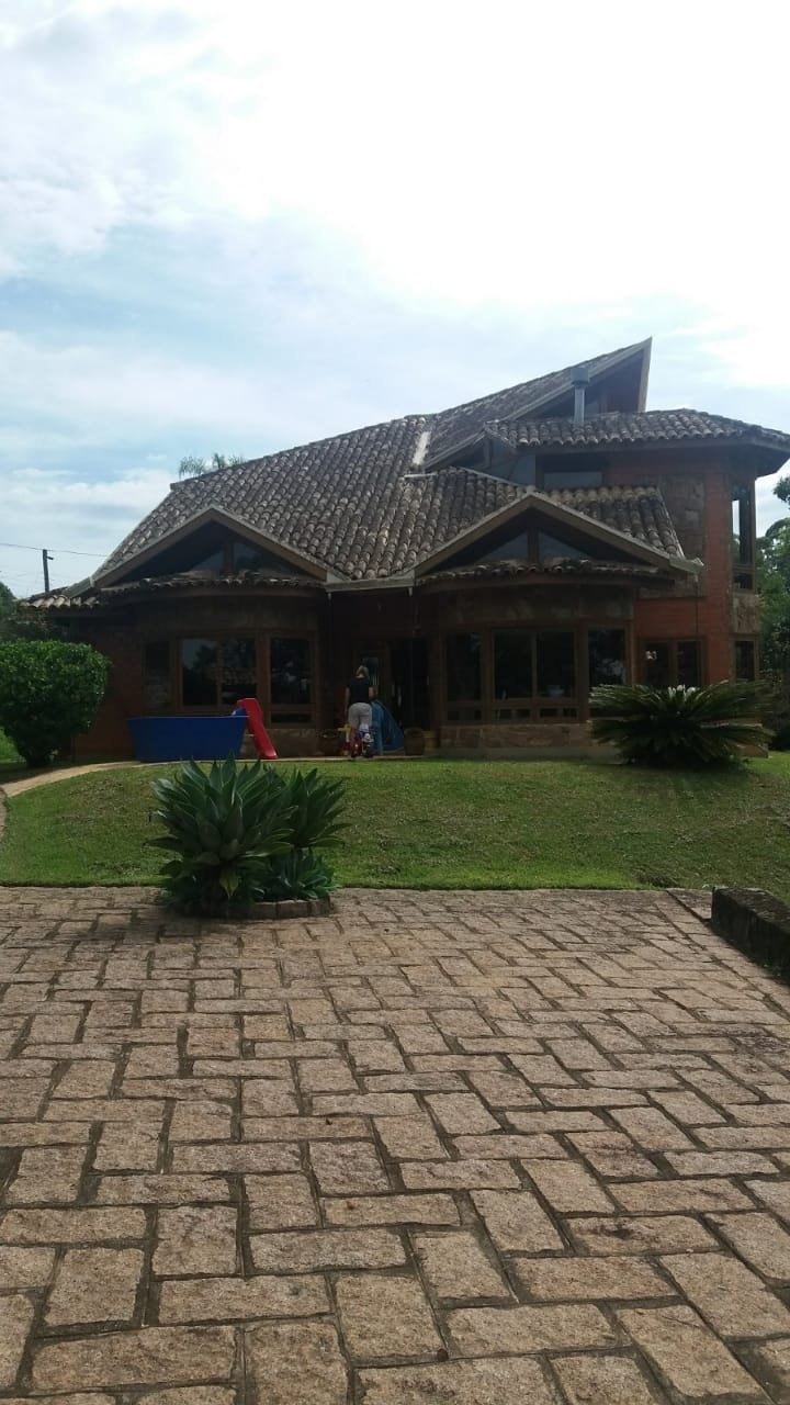 Chácara com piscina e represa em Mairinque, foto 1